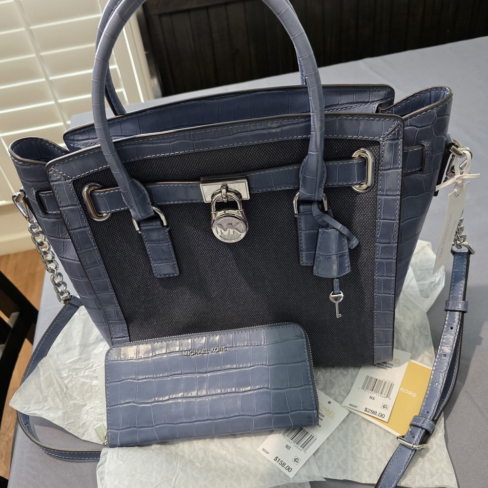 Michael Kors Navy Blue and Black Tote Handbag - Picture 6 of 6